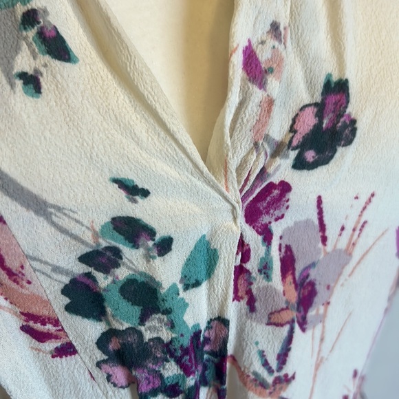 Lovestitch Floral Flutter Sleeve Dress - Picture 5 of 8